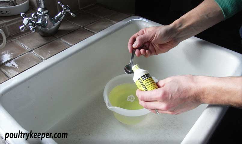 https://poultrykeeper.com/wp-content/uploads/2009/02/Mixing-Brinsea-Egg-Disinfectant_805x480.jpg